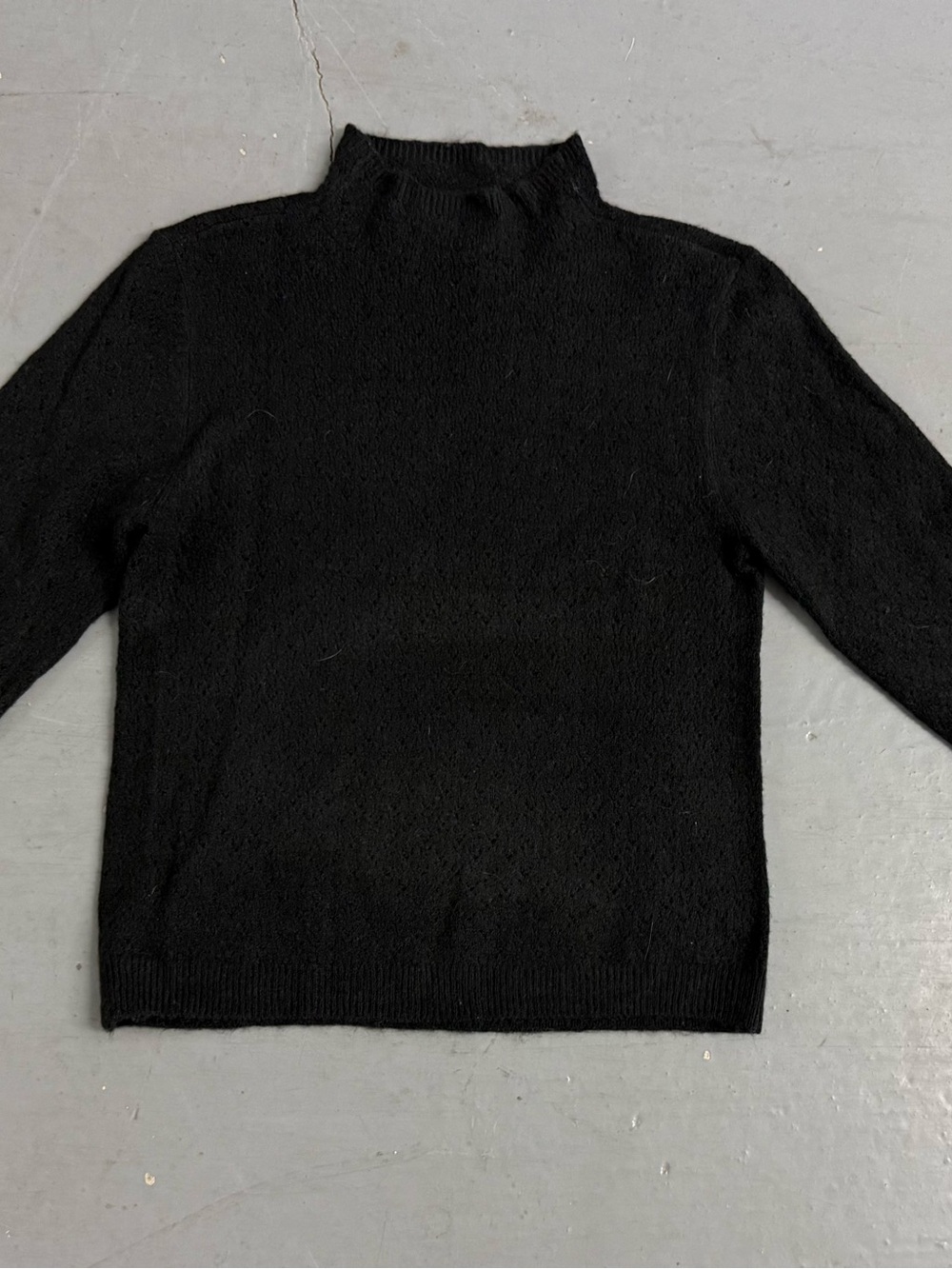 Ann Taylor women’s sweater black size Large